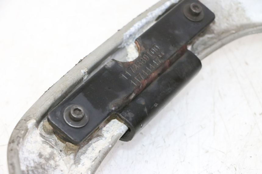 photo de HINTERRADGRIFF PEUGEOT ELYSTAR 50 (2002 - 2014) - Oberflächenzustand und Material