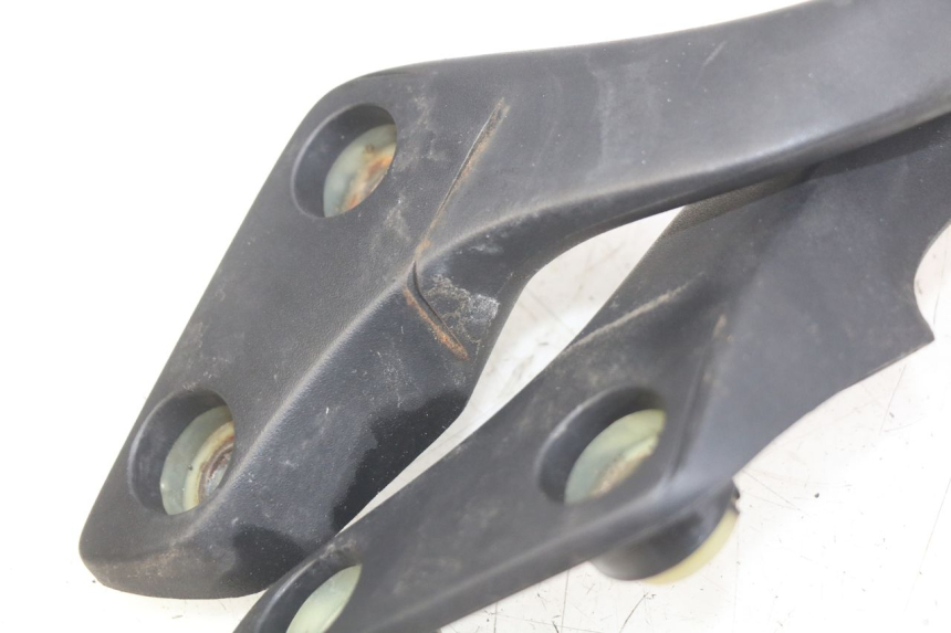 photo de HINTERRADGRIFF HONDA FES PANTHEON 2T 125 (1998 - 2002) - Detailansicht des Bauteils