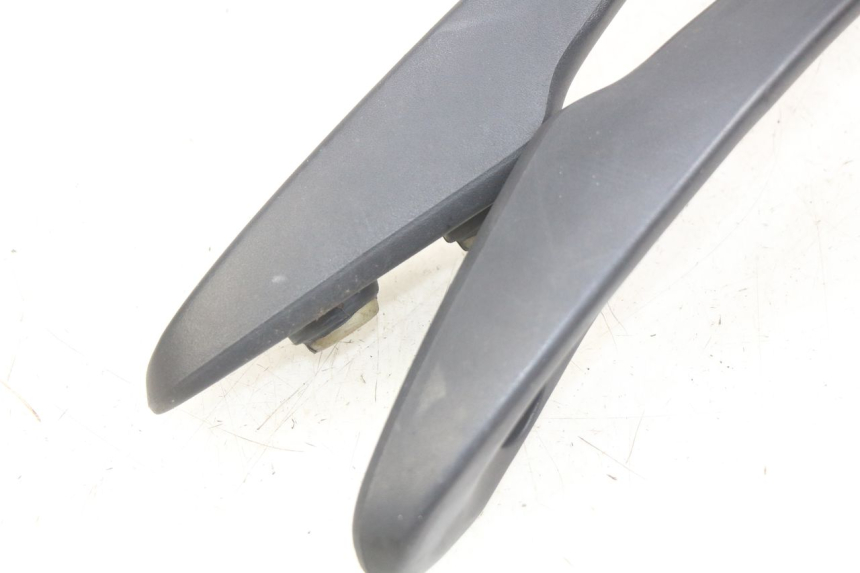 photo de HINTERRADGRIFF HONDA FES PANTHEON 2T 125 (1998 - 2002) - Technische Nahaufnahme