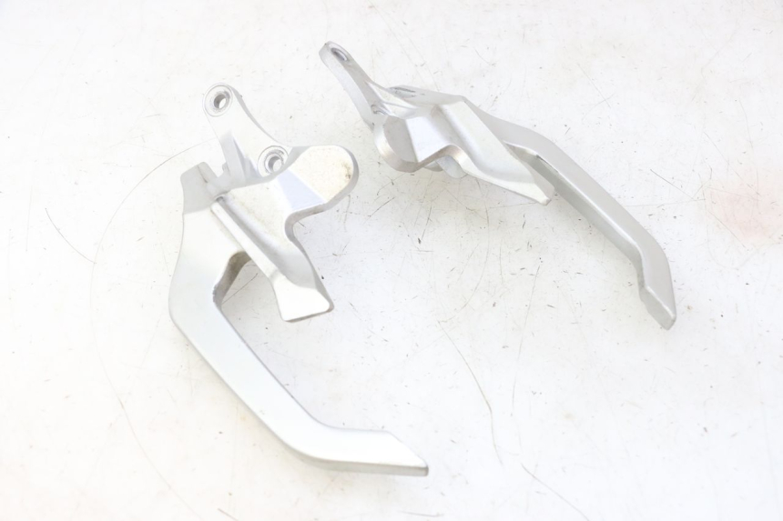 photo de HALTEGRIFF STAHO FH 50 (2018 - 2019) - Details der Befestigungspunkte