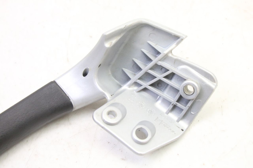 photo de HALTEGRIFF LINKS PIAGGIO MP3 RL 250 (2006 - 2010) - Details der Befestigungspunkte