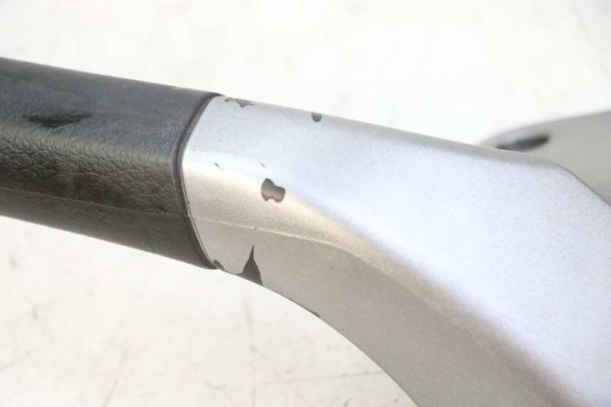 photo de HALTEGRIFF LINKS PIAGGIO MP3 125 (2006 - 2014) - Kennzeichnungen und Originalreferenzen