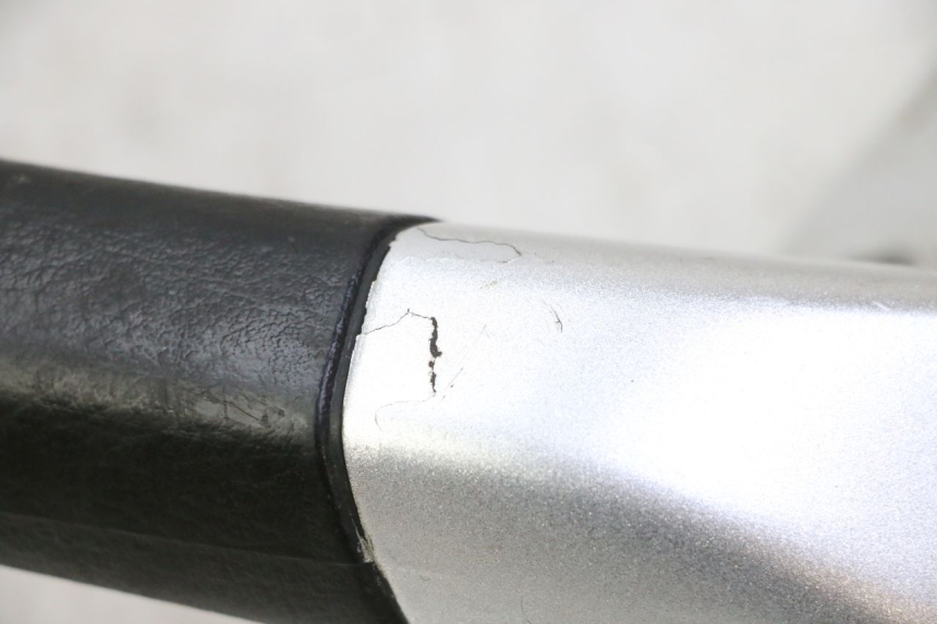 photo de HALTEGRIFF LINKS PIAGGIO MP3 RL 250 (2006 - 2010) - Technische Nahaufnahme