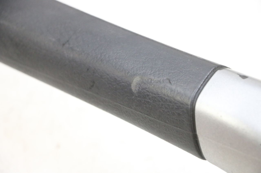 photo de HALTEGRIFF LINKS PIAGGIO MP3 125 (2006 - 2014) - Weitere Ansicht des Artikels