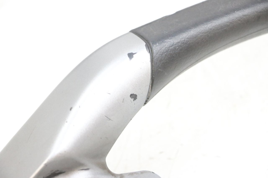 photo de HALTEGRIFF LINKS PIAGGIO MP3 125 (2006 - 2014) - Zoom auf Gebrauchszustand