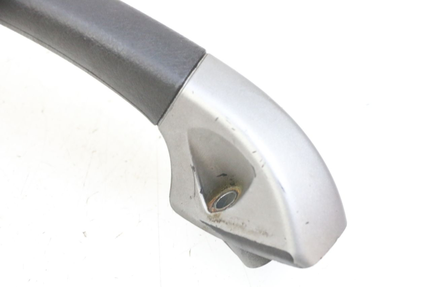 photo de HALTEGRIFF LINKS PIAGGIO MP3 125 (2006 - 2014) - Oberflächenzustand und Material