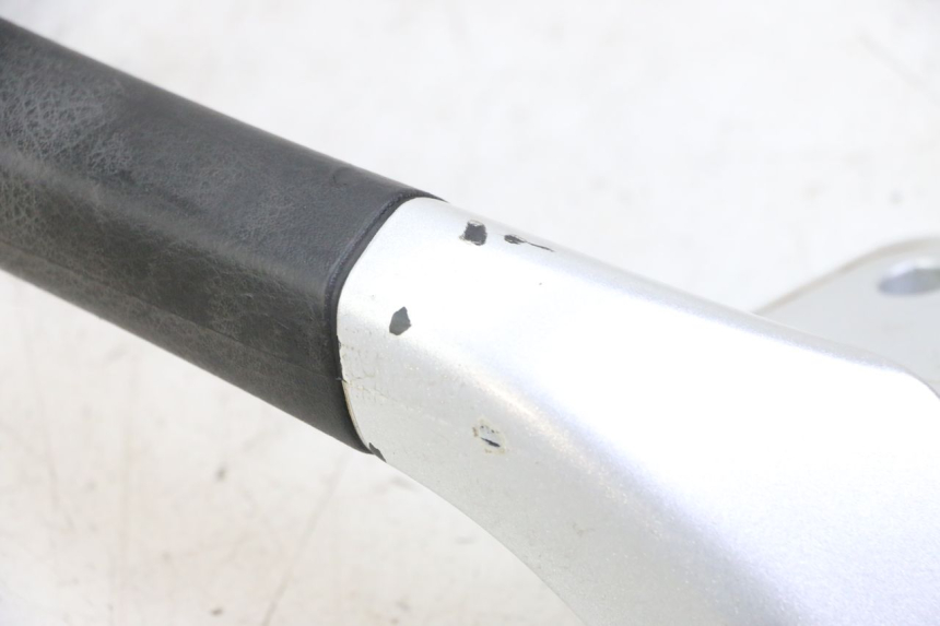 photo de HALTEGRIFF LINKS PIAGGIO MP3 LT 400 (2007 - 2012) - Details der Befestigungspunkte