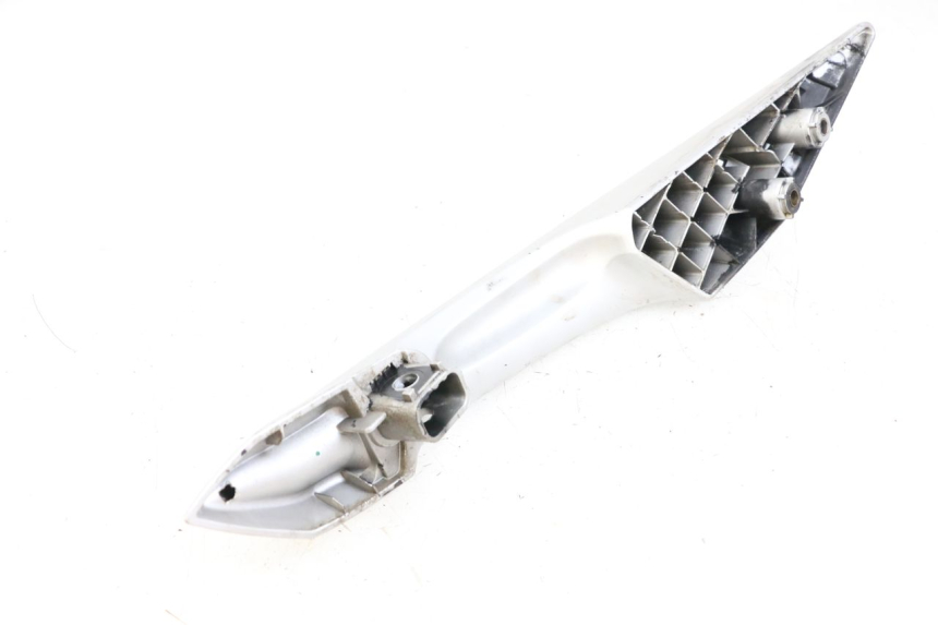 photo de HALTEGRIFF LINKS PEUGEOT SATELIS 125 (2010 - 2012) - Zoom auf Gebrauchszustand