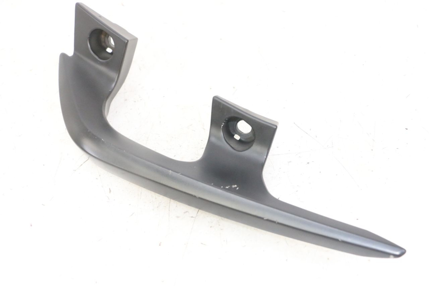 photo de LINKE HINTERE GRIFF YAMAHA X-MAX XMAX 125 (2010 - 2013) - Details der Befestigungspunkte