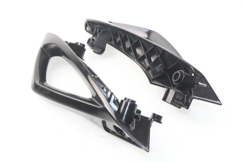 photo de HALTEGRIFF PEUGEOT METROPOLIS 400 (2017 - 2020) - Alternative Perspektive