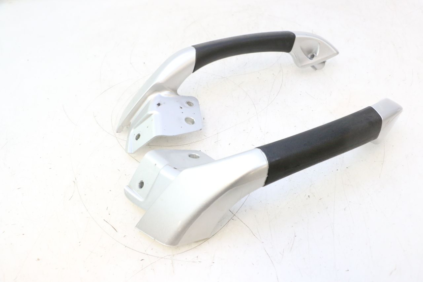 photo de HALTEGRIFF PIAGGIO MP3 LT 300 (2010 - 2016) - Oberflächenzustand und Material