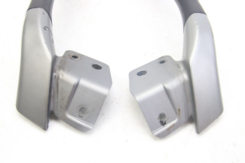 photo de HINTERRADGRIFF PIAGGIO MP3 125 (2006 - 2014) - Oberflächenzustand und Material