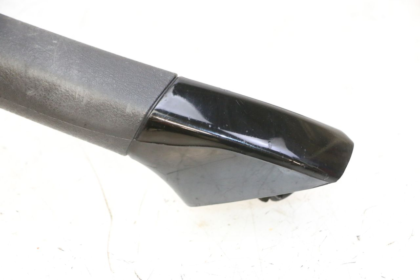 photo de HALTEGRIFF PIAGGIO MP3 500 (2011 - 2015) - Details der Befestigungspunkte