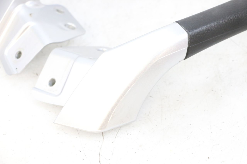 photo de HALTEGRIFF PIAGGIO MP3 RL 250 (2006 - 2010) - Weitere Ansicht des Artikels