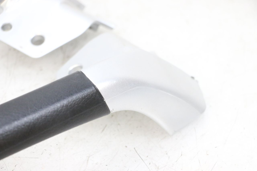 photo de HALTEGRIFF PIAGGIO MP3 RL 250 (2006 - 2010) - Zoom auf Komponenten