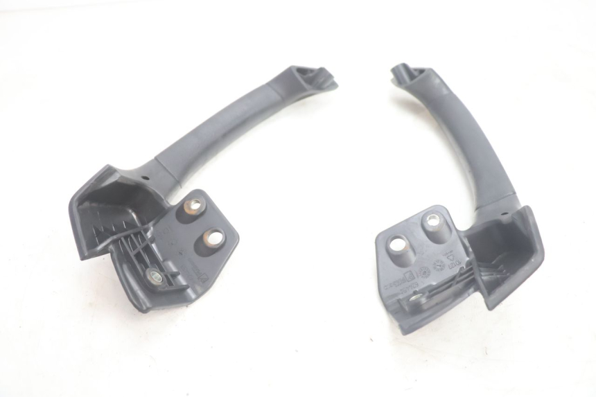 photo de HALTEGRIFF PIAGGIO MP3 500 (2011 - 2015) - Oberflächenzustand und Material