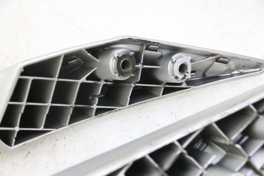 photo de HINTERRADGRIFF PEUGEOT SATELIS 125 (2010 - 2012) - Technische Nahaufnahme