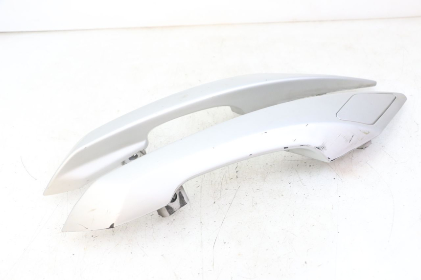 photo de HINTERRADGRIFF PEUGEOT SATELIS 125 (2010 - 2012) - Kennzeichnungen und Originalreferenzen