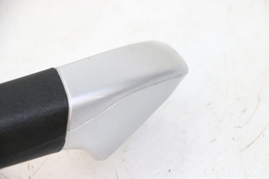 photo de HINTERRADGRIFF PIAGGIO MP3 LT 400 (2007 - 2012) - Details der Befestigungspunkte