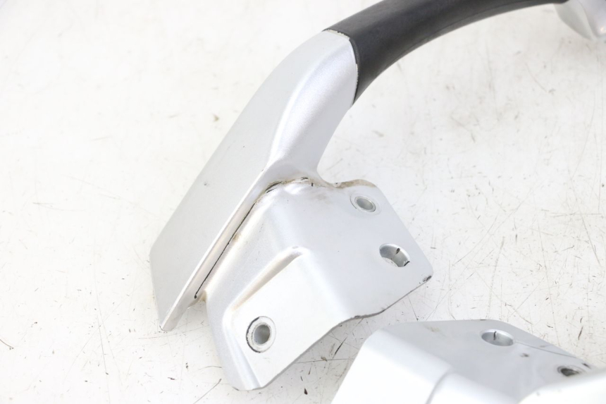 photo de HINTERRADGRIFF PIAGGIO MP3 LT 400 (2007 - 2012) - Oberflächenzustand und Material