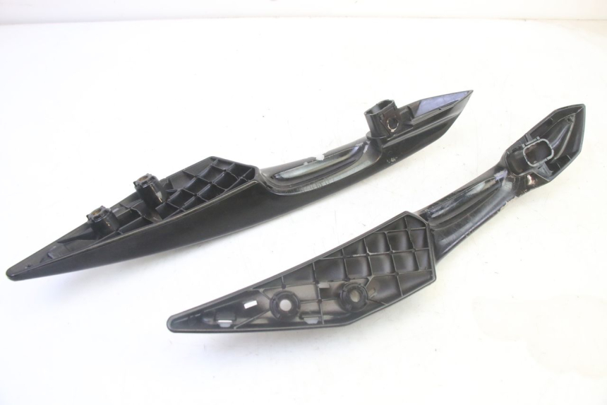 photo de HALTEGRIFF PEUGEOT SATELIS 125 (2013 - 2018) - Kennzeichnungen und Originalreferenzen