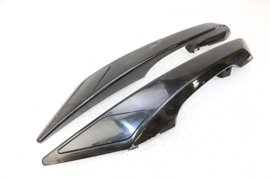 photo de HINTERRADGRIFF PEUGEOT SATELIS 125 (2010 - 2012) - Zoom auf Gebrauchszustand