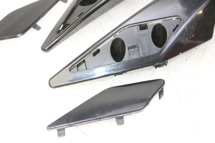 photo de HALTEGRIFF PEUGEOT SATELIS 125 (2013 - 2018) - Zoom auf Komponenten