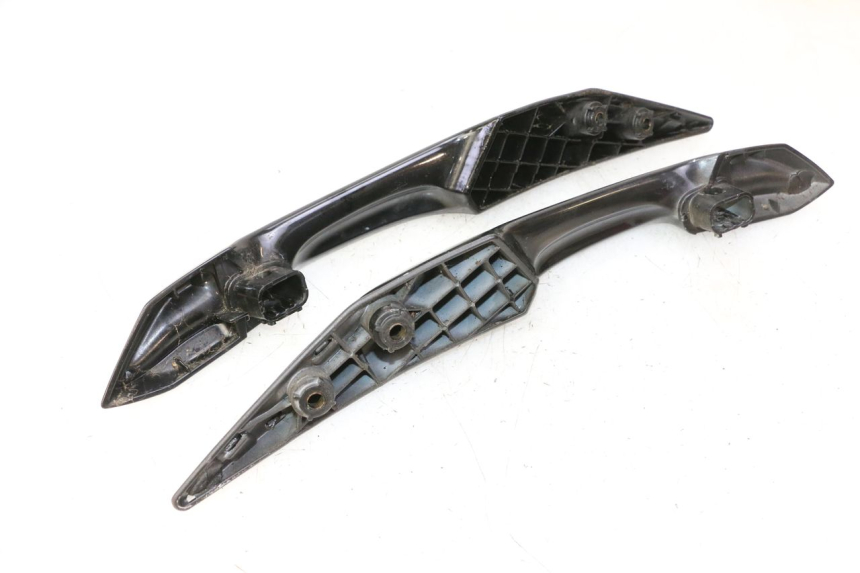 photo de HALTEGRIFF PEUGEOT SATELIS 125 (2013 - 2018) - Zoom auf Gebrauchszustand