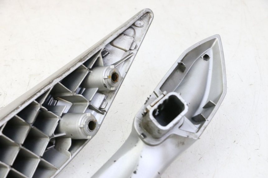 photo de HINTERRADGRIFF PEUGEOT SATELIS 125 (2006 - 2009) - Gesamtansicht des Produkts