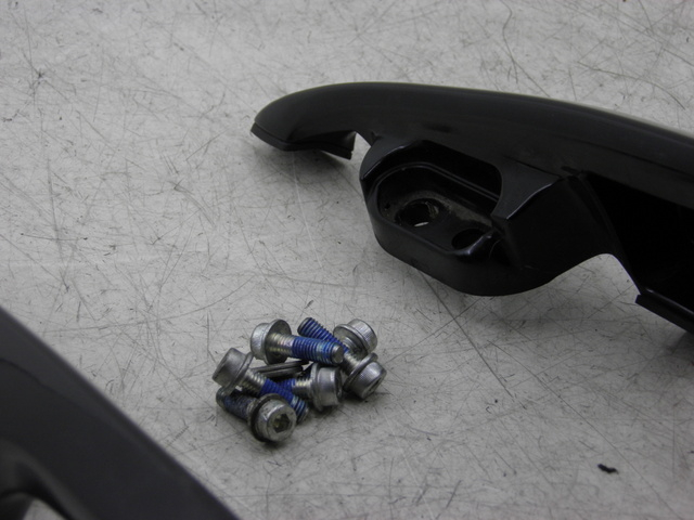 photo de HALTEGRIFF SUZUKI BURGMAN EXECUTIVE 650 (2008 - 2010) - Details der Befestigungspunkte