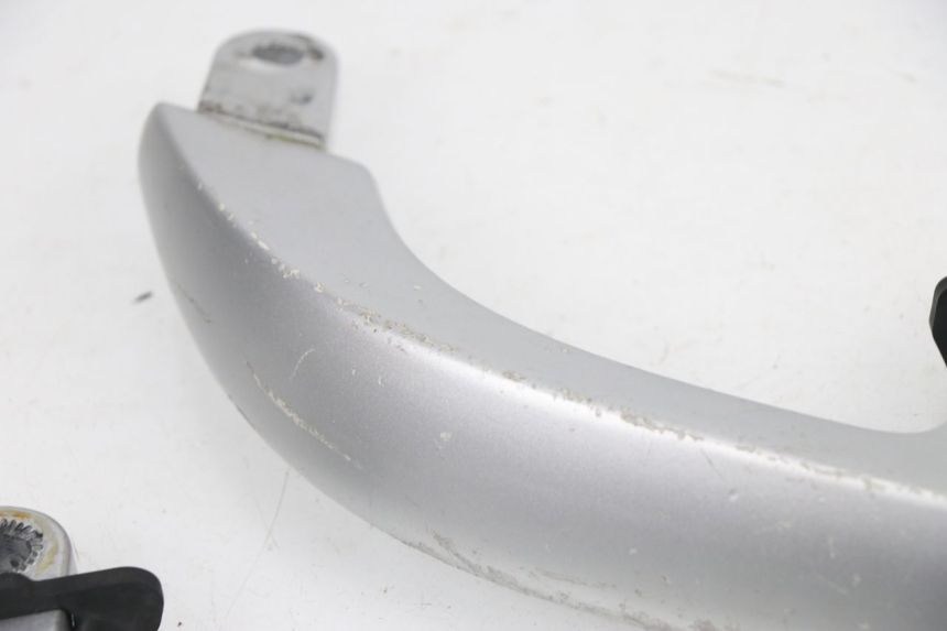 photo de HALTEGRIFF YAMAHA XMAX X-MAX 125 (2006 - 2009) - Charakteristische Merkmale