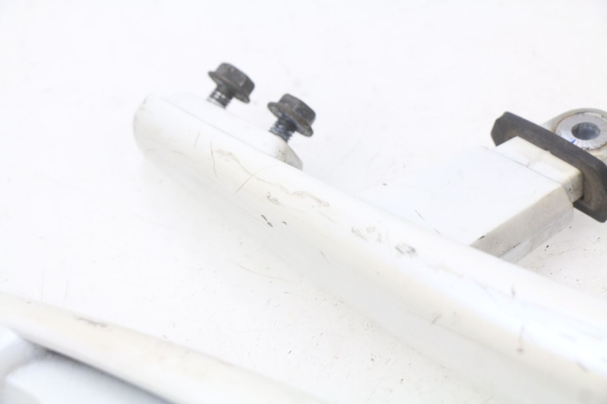 photo de HALTEGRIFF YAMAHA XMAX X-MAX 125 (2006 - 2009) - Details der Befestigungspunkte