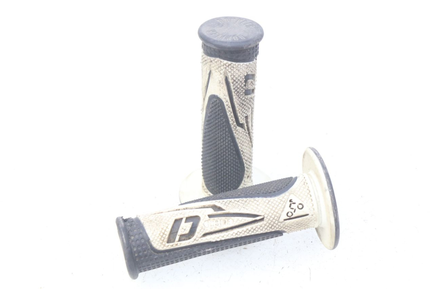 photo de HANDGRIFF MBK BOOSTER SPIRIT NAKED 50 (2004 - 2017) - Alternative Perspektive