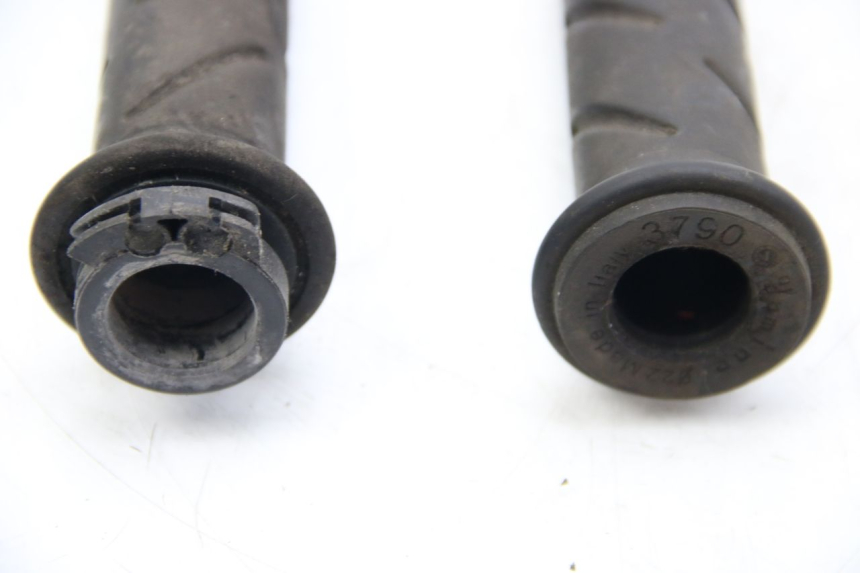 photo de LENKERGRIFF PEUGEOT SATELIS COMPRESSOR K15 125 (2006 - 2009) - Zoom auf Gebrauchszustand