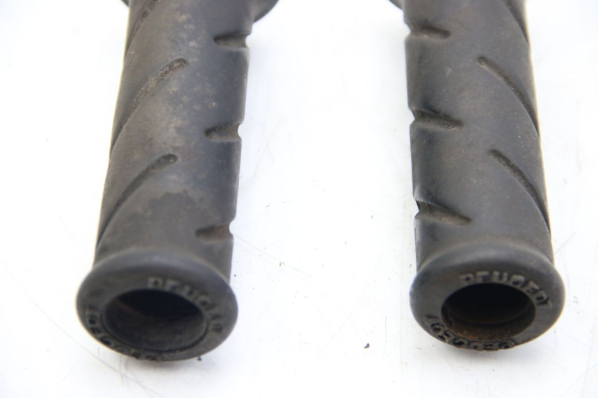 photo de LENKERGRIFF PEUGEOT SATELIS COMPRESSOR K15 125 (2006 - 2009) - Technische Nahaufnahme