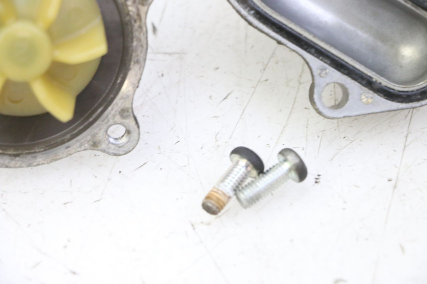 photo de WASSERPUMPE SUZUKI BURGMAN 125 (2007 - 2014) - Details der Befestigungspunkte