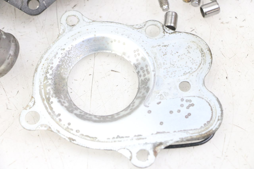 photo de WASSERPUMPE HONDA CB R 1000 (2018 - 2023) - Details der Befestigungspunkte