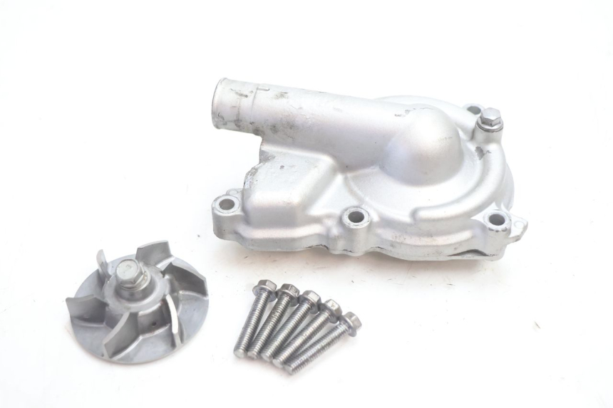 photo de WASSERPUMPE KAWASAKI ER-6 ER6 N 650 (2005 - 2009) - Details der Befestigungspunkte
