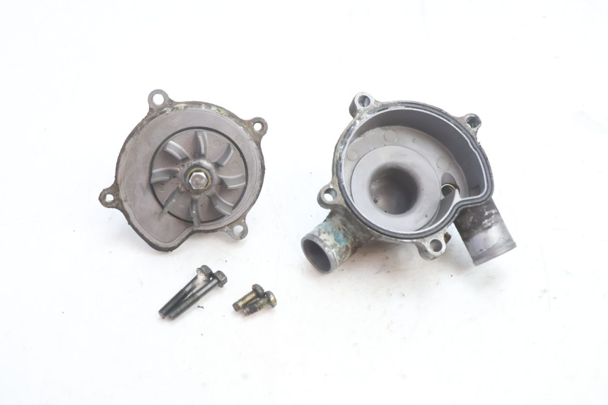 photo de WASSERPUMPE SUZUKI GSR 600 (2005 - 2012) - Alternative Perspektive