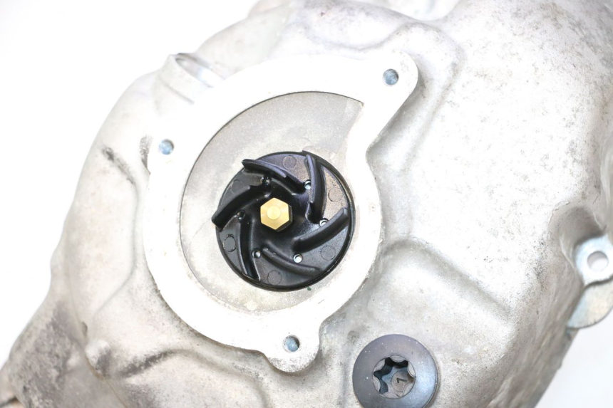 photo de WASSERPUMPE PIAGGIO MP3 LT 300 (2010 - 2016) - Hochauflösende Nahaufnahme