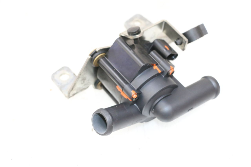 photo de WASSERPUMPE PIAGGIO VESPA GTS SUPER IE 125 (2009 - 2016) - Zoom auf Gebrauchszustand