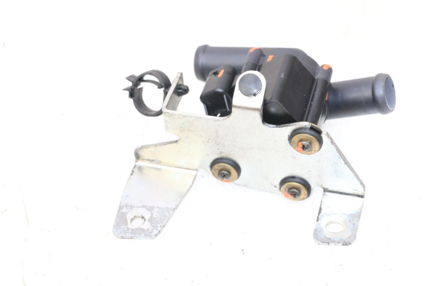 photo de WASSERPUMPE PIAGGIO VESPA GTS SUPER IE 125 (2009 - 2016) - Alternative Perspektive