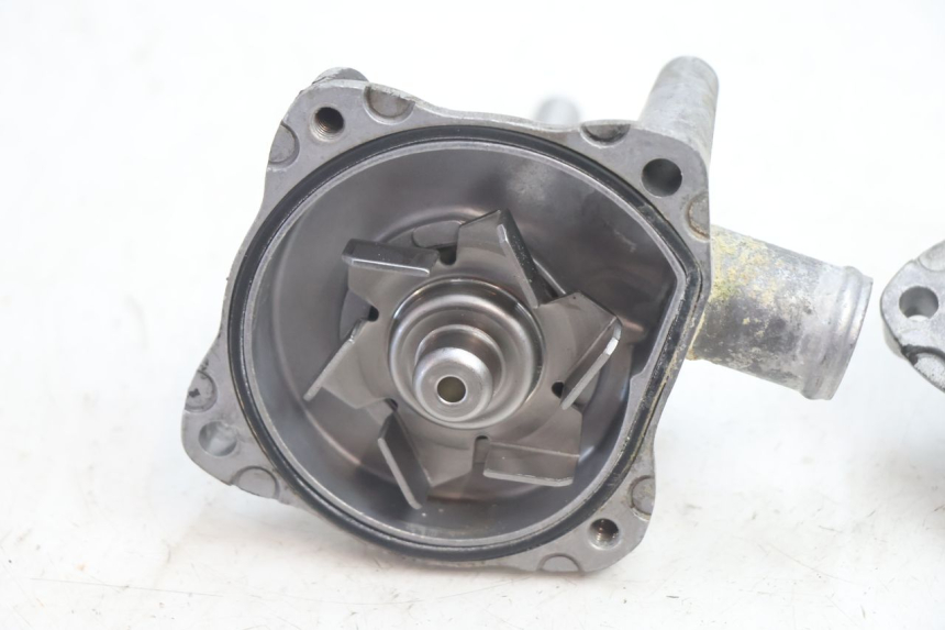 photo de WASSERPUMPE HONDA VFR FI RC46 800 (1998 - 2001) - Detailansicht des Bauteils