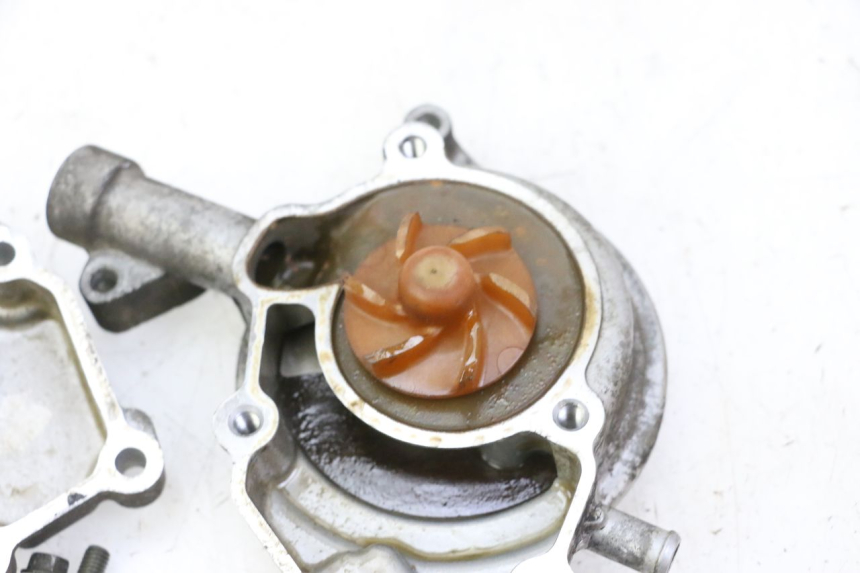 photo de WASSERPUMPE YAMAHA X-MAX XMAX 125 (2010 - 2013) - Details der Befestigungspunkte