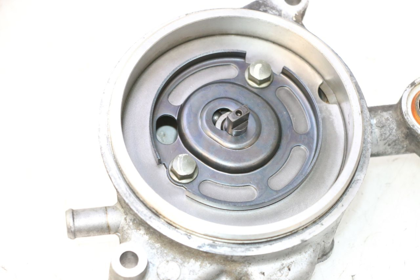 photo de WASSERPUMPE YAMAHA XMAX X-MAX 125 (2006 - 2009) - Details der Befestigungspunkte