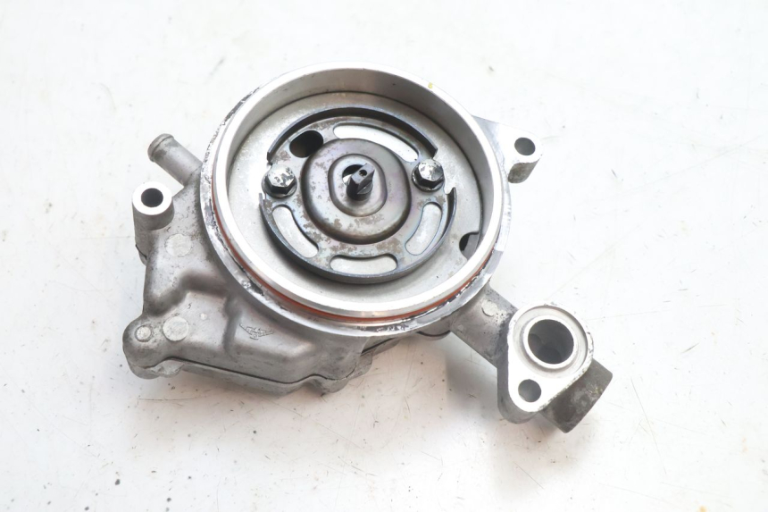 photo de WASSERPUMPE YAMAHA X-MAX XMAX 125 (2010 - 2013) - Details der Befestigungspunkte