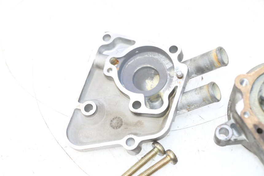 photo de WASSERPUMPE YAMAHA YP MAJESTY 125 (2007 - 2010) - Details der Befestigungspunkte