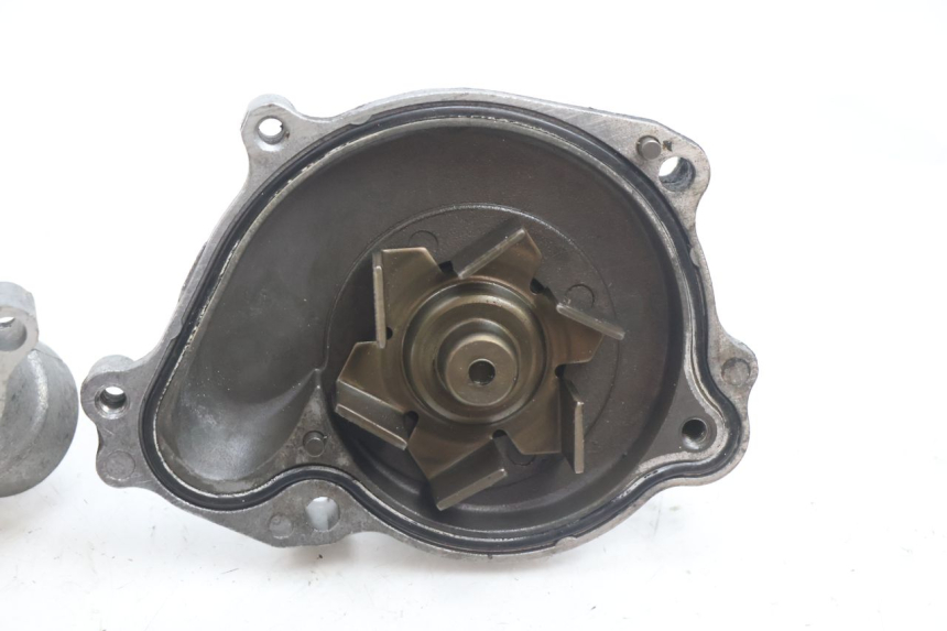 photo de WASSERPUMPE YAMAHA YZF R GENESIS 750 (1993 - 1998) - Zoom auf Gebrauchszustand
