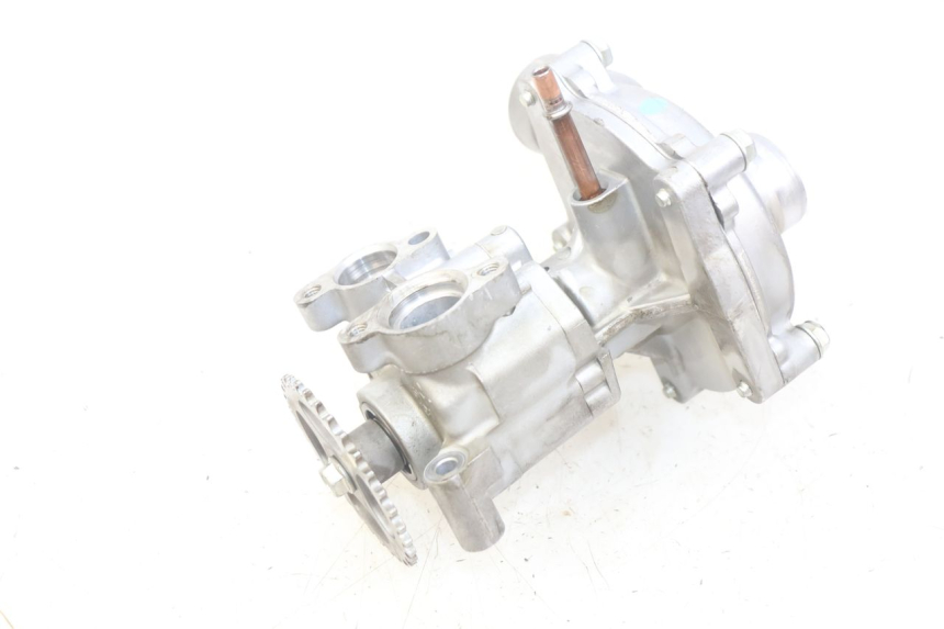 photo de WASSERPUMPE YAMAHA YZF R1 1000 (2007 - 2008) - Details der Befestigungspunkte