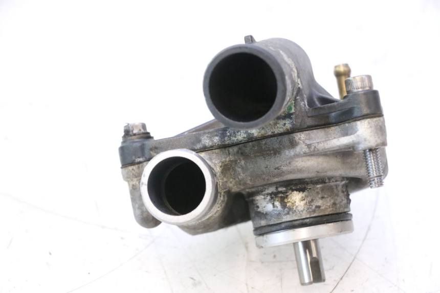 photo de WASSERPUMPE YAMAHA YZF R6 600 (2008 - 2009) - Details der Befestigungspunkte